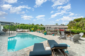 Sailboat access - Under 15 min from Fort Myers Beach - Fire Pit and Heated Pool - Villa Canalview Cove